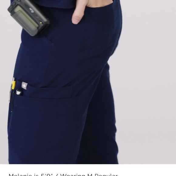 BRAND NEW WT Figs Yola Skinny Scrub Pants Navy Blue Size XS - Picture 2 of 8